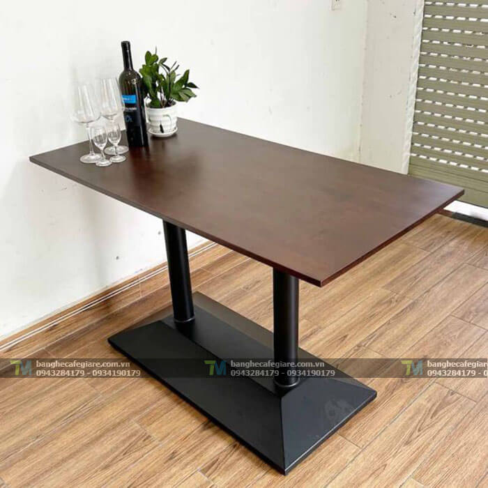 ban-cafe-chan-tru-sat