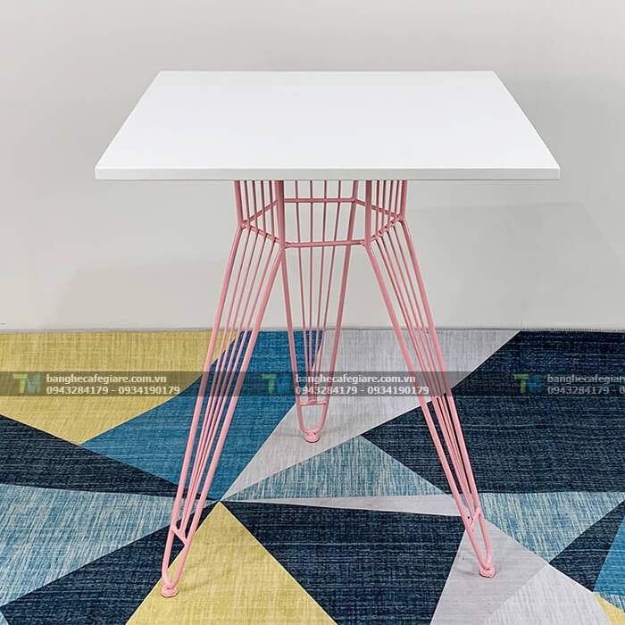 ban-cafe-khung-sat-mat-go