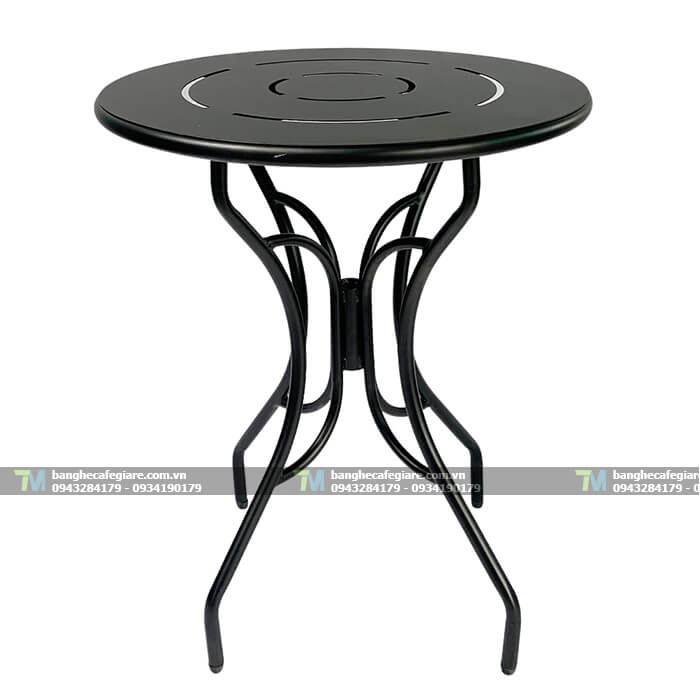 ban-ghe-cafe-sat-san-vuon