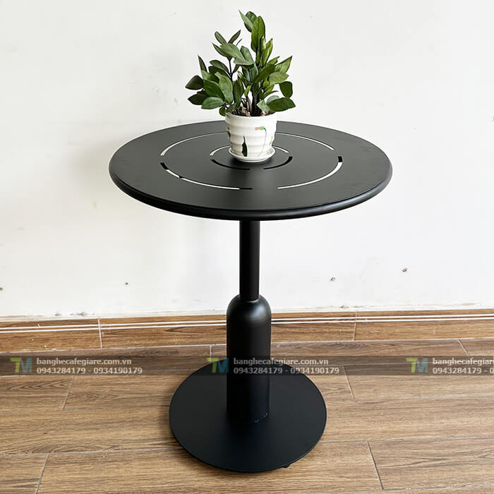 ban-ghe-cafe-sat-ngoai-troi