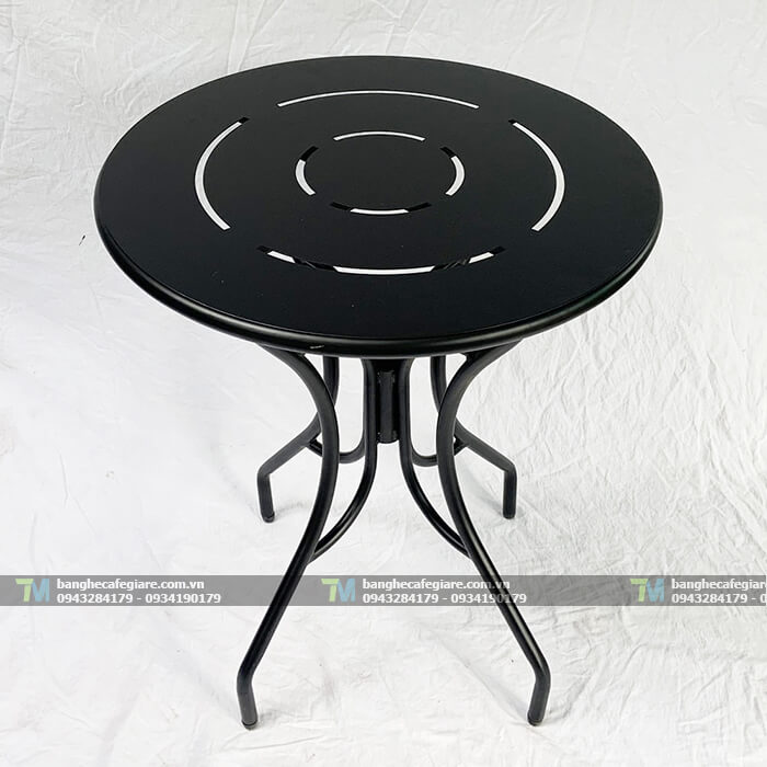 ban-ghe-cafe-sat-ngoai-troi