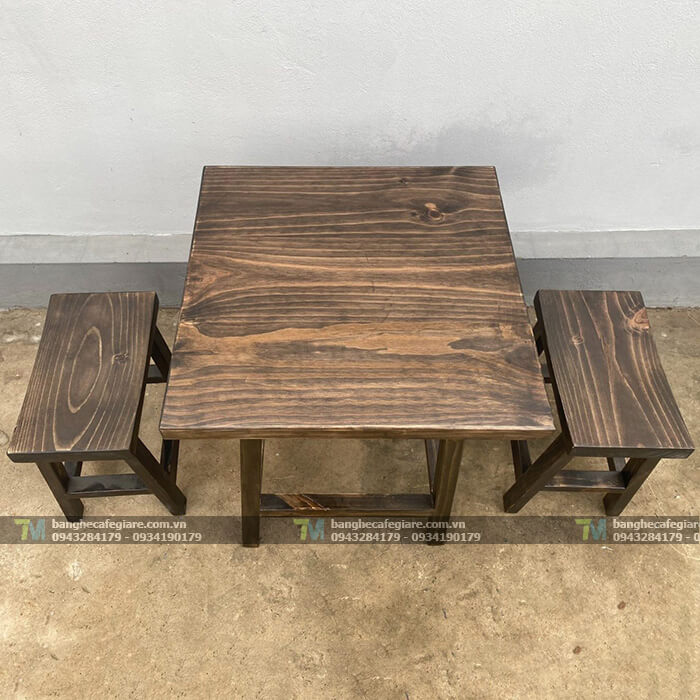 ban-ghe-cafe-go-thong