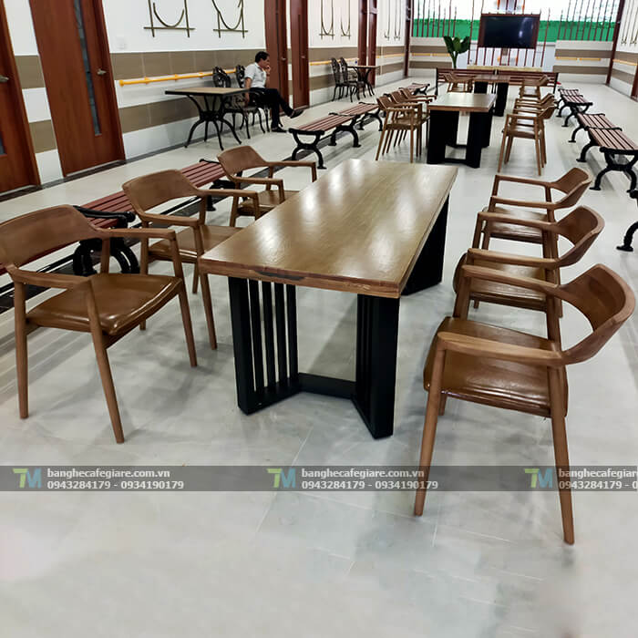 ban-ghe-cafe-go-cao-cap-hiroshima