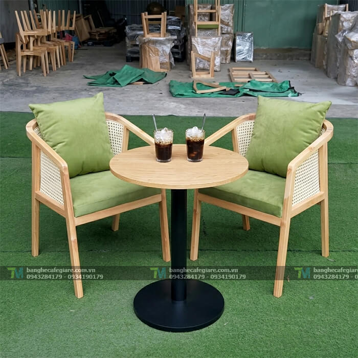 ban-ghe-cafe-go-tua-may-nhua-boc-dem-cao-cap