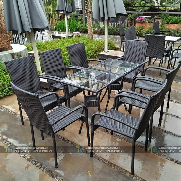 ban-ghe-cafe-nhua-gia-may