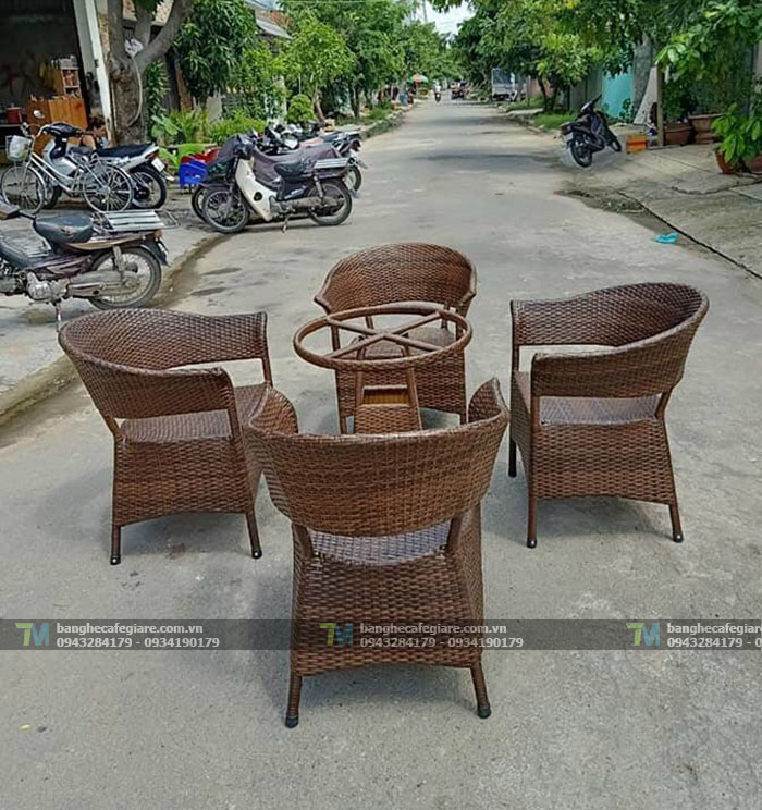 ban-ghe-cafe-may-nhua