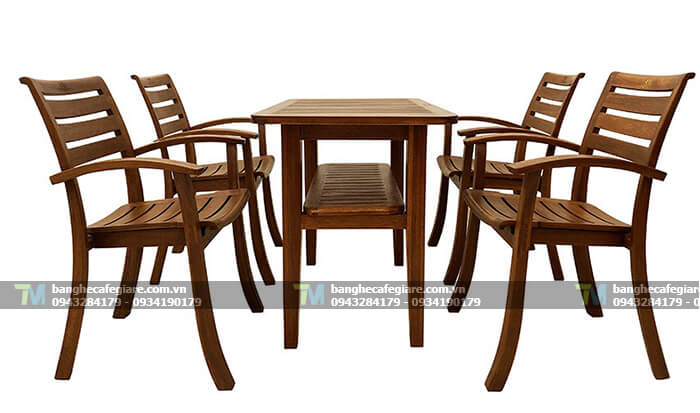 ban-ghe-cafe-go-ngoai-troi