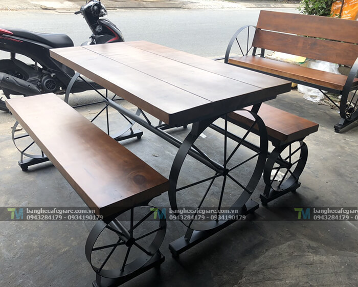 bo-ban-ghe-cafe-ngoai-troi
