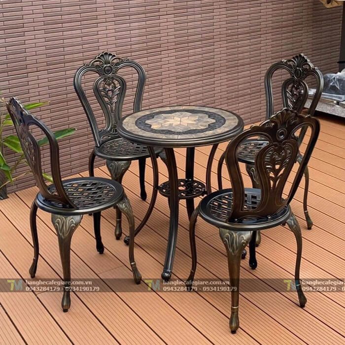ban-ghe-cafe-ngoai-troi-nhom-duc