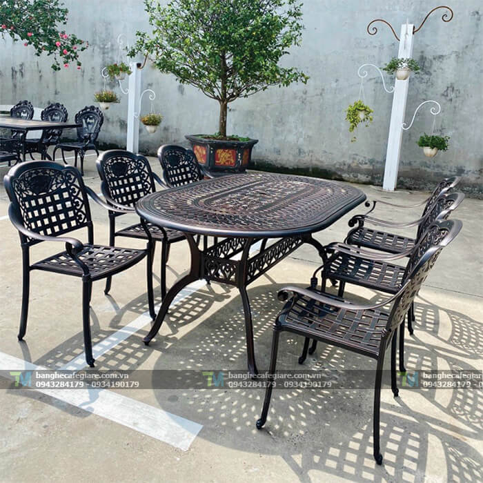 ban-ghe-cafe-ngoai-troi-nhom-duc