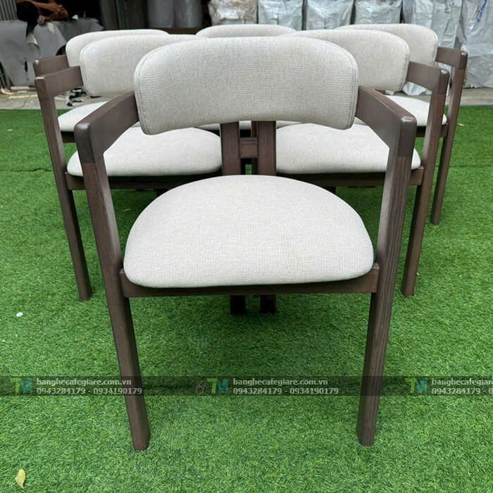 ban-ghe-go-nha-hang-decor