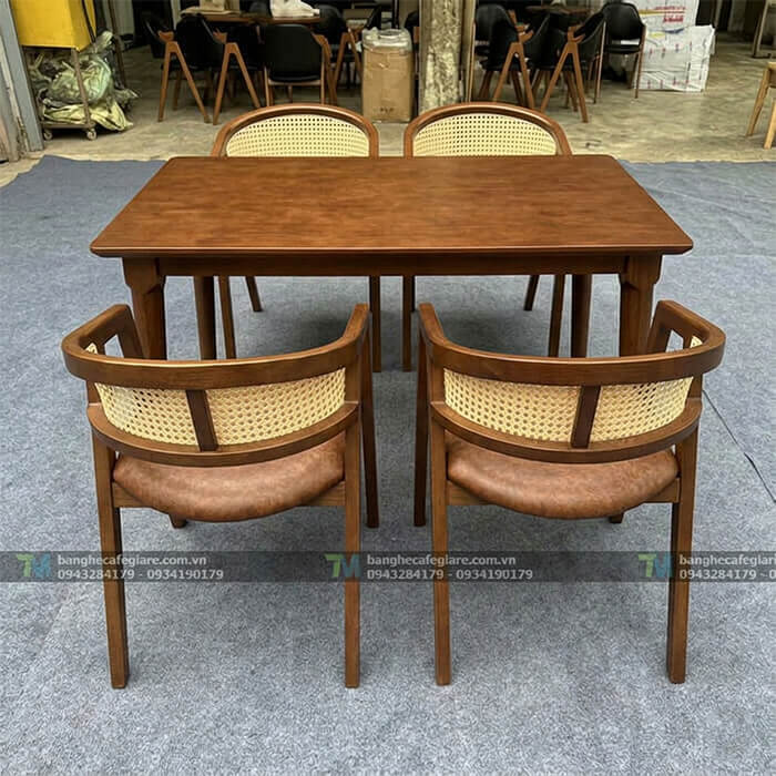 ban-ghe-go-nha-hang-cao-cap