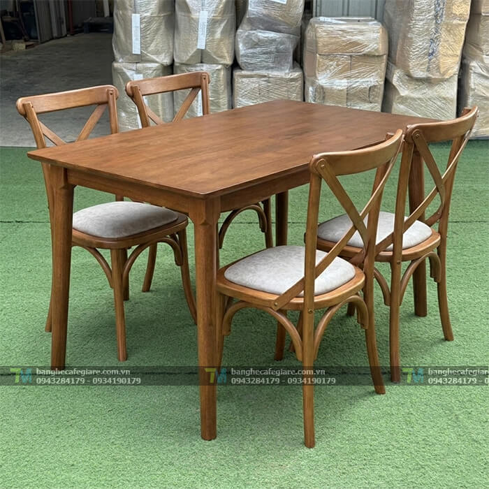 ban-ghe-go-nha-hang-bistro