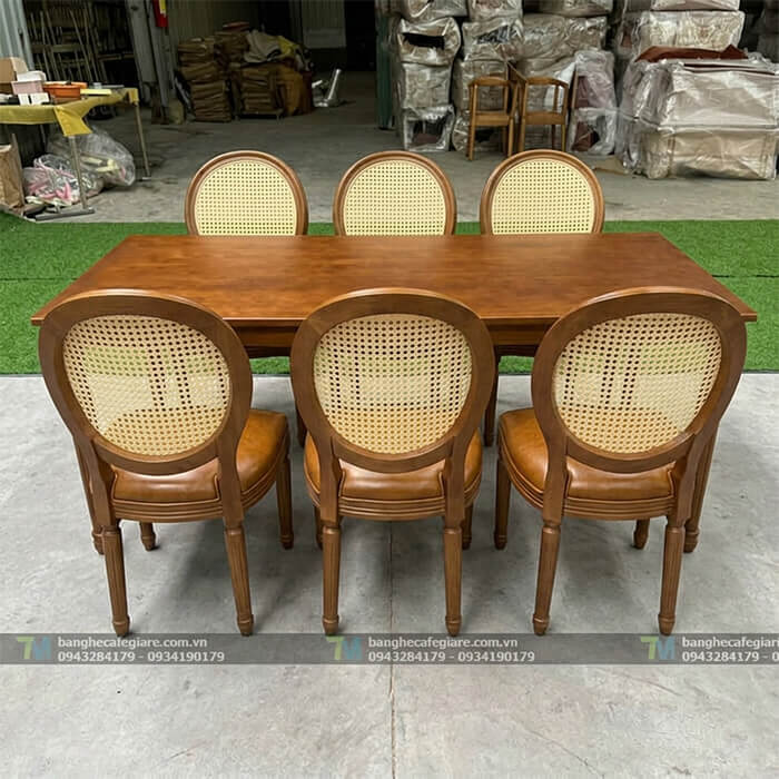 ban-ghe-go-nha-hang-phong-vip