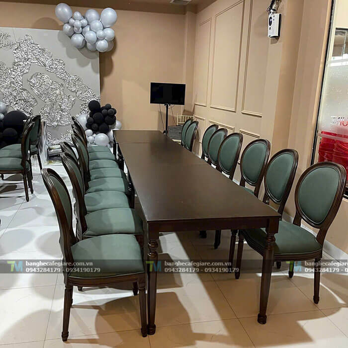 ban-ghe-nha-hang-phong-vip