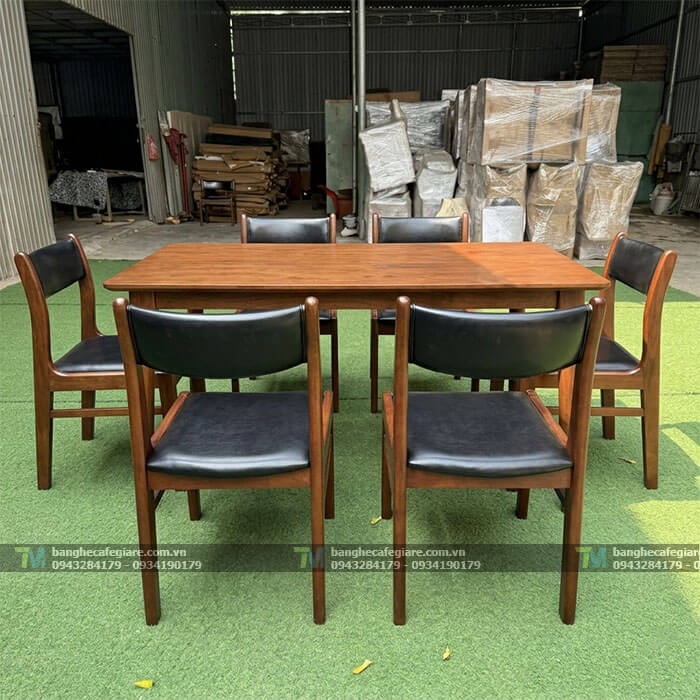 ban-ghe-go-nha-hang-mau-dep-nam-2026