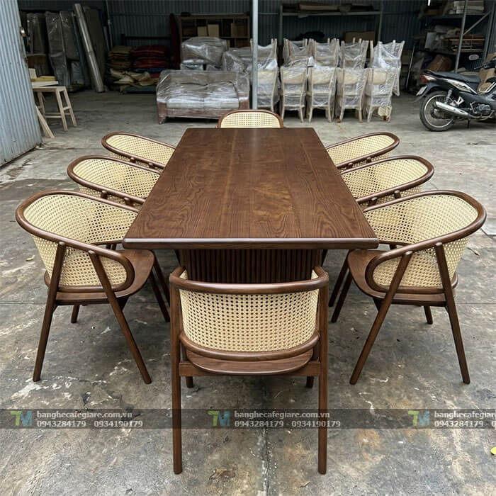 ban-ghe-go-nha-hang-cane