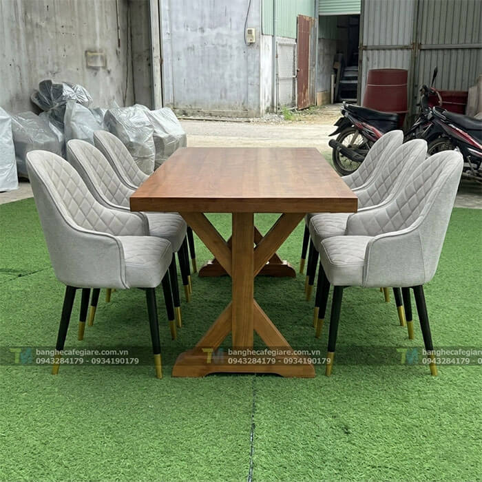 ban-ghe-go-nha-hang-collins