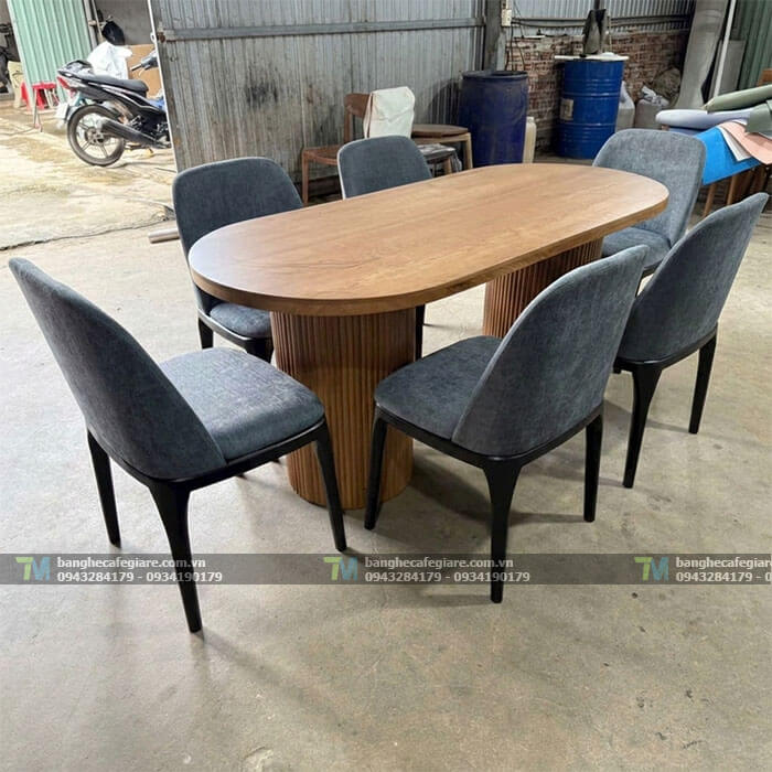 ban-ghe-go-nha-hang-grace