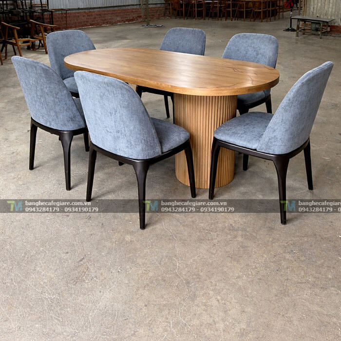 ban-ghe-go-nha-hang-dep-gia-xuong-nam-2026