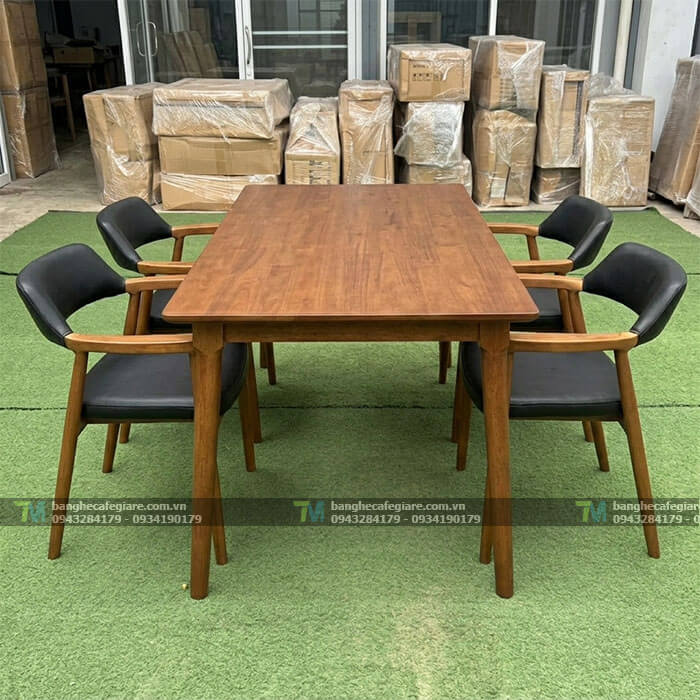 ban-ghe-go-nha-hang-dep-nam-2026