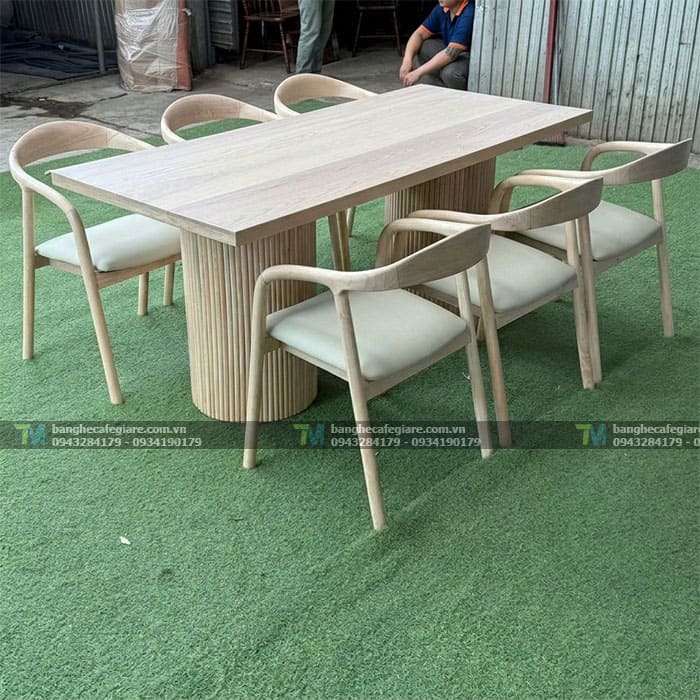 ban-ghe-go-nha-hang-neva