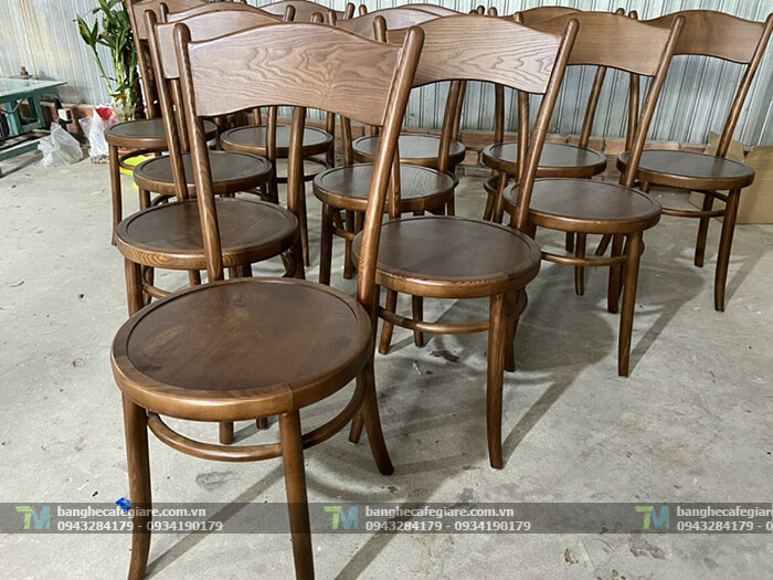 ban-ghe-cafe-go-cao-cap