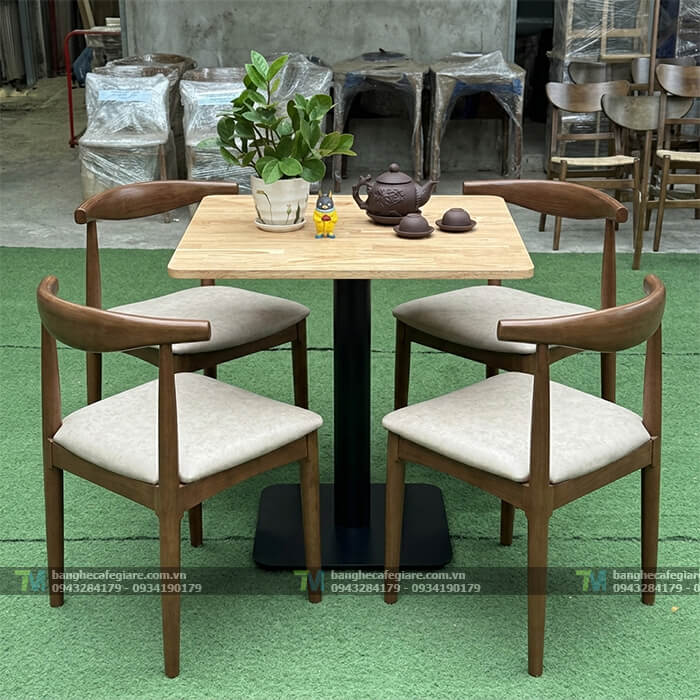 ban-ghe-cafe-go-dep-nam-2022