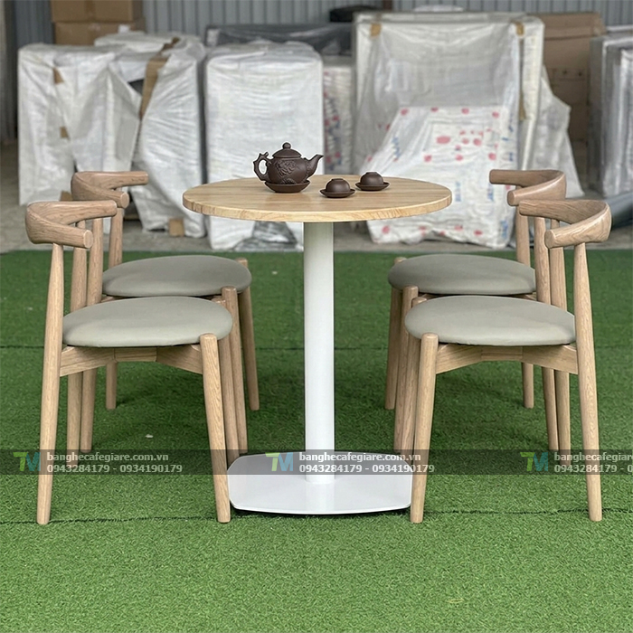 ban-ghe-go-cafe-bull