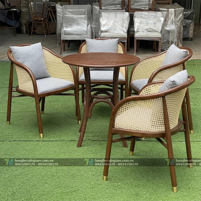 ban-ghe-go-cafe-cao-cap