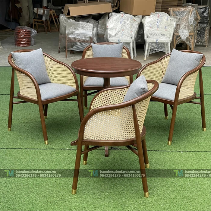 ban-ghe-cafe-go-cavallo