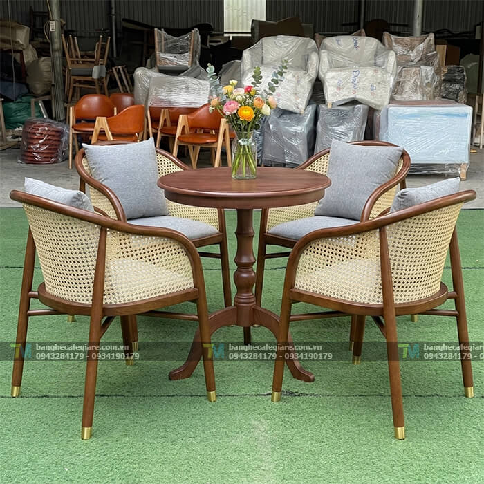 ban-ghe-go-cafe-cao-cap