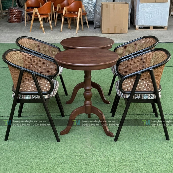 ghe-go-nha-hang-dan-may-cao-cap