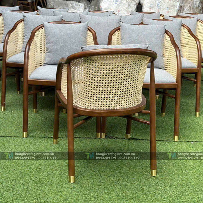 ghe-cafe-go-cao-cap-cavallo