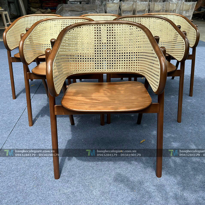 ghe-go-nha-hang-dan-may-cao-cap