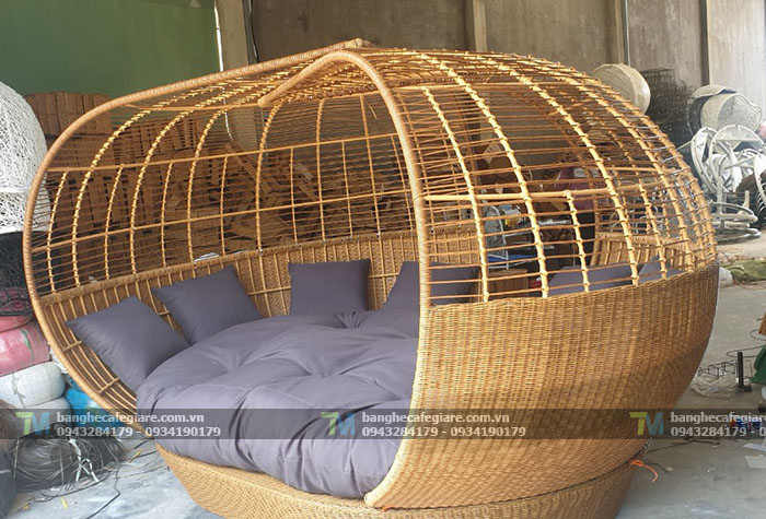 ban-ghe-xich-du-cafe