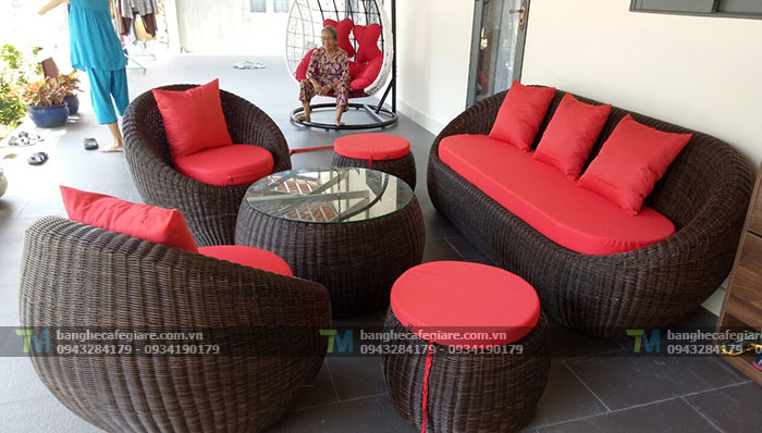 sofa-ngoai-troi-may-nhua